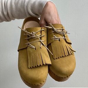 BRYR Zoe Clogs in Fennel EUC